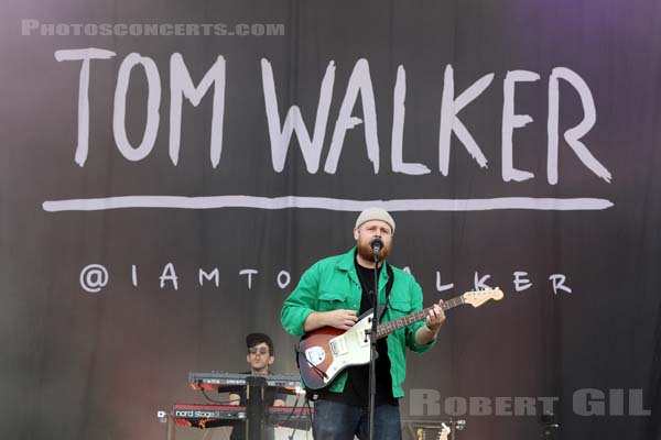 TOM WALKER - 2018-07-22 - PARIS - Hippodrome de Longchamp - Main Stage 2 - 